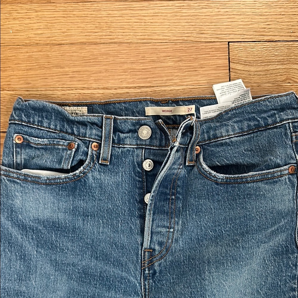 Women’s Levi Wedgie Fit Jeans